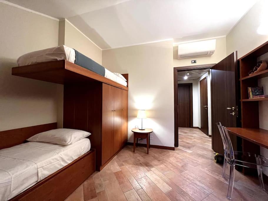 Attico In Piazza Matteotti Apartment Desenzano del Garda Exterior photo